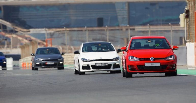 دعوة لتجربة سيارات فولكس واجن على حلبة دبي أوتودروم